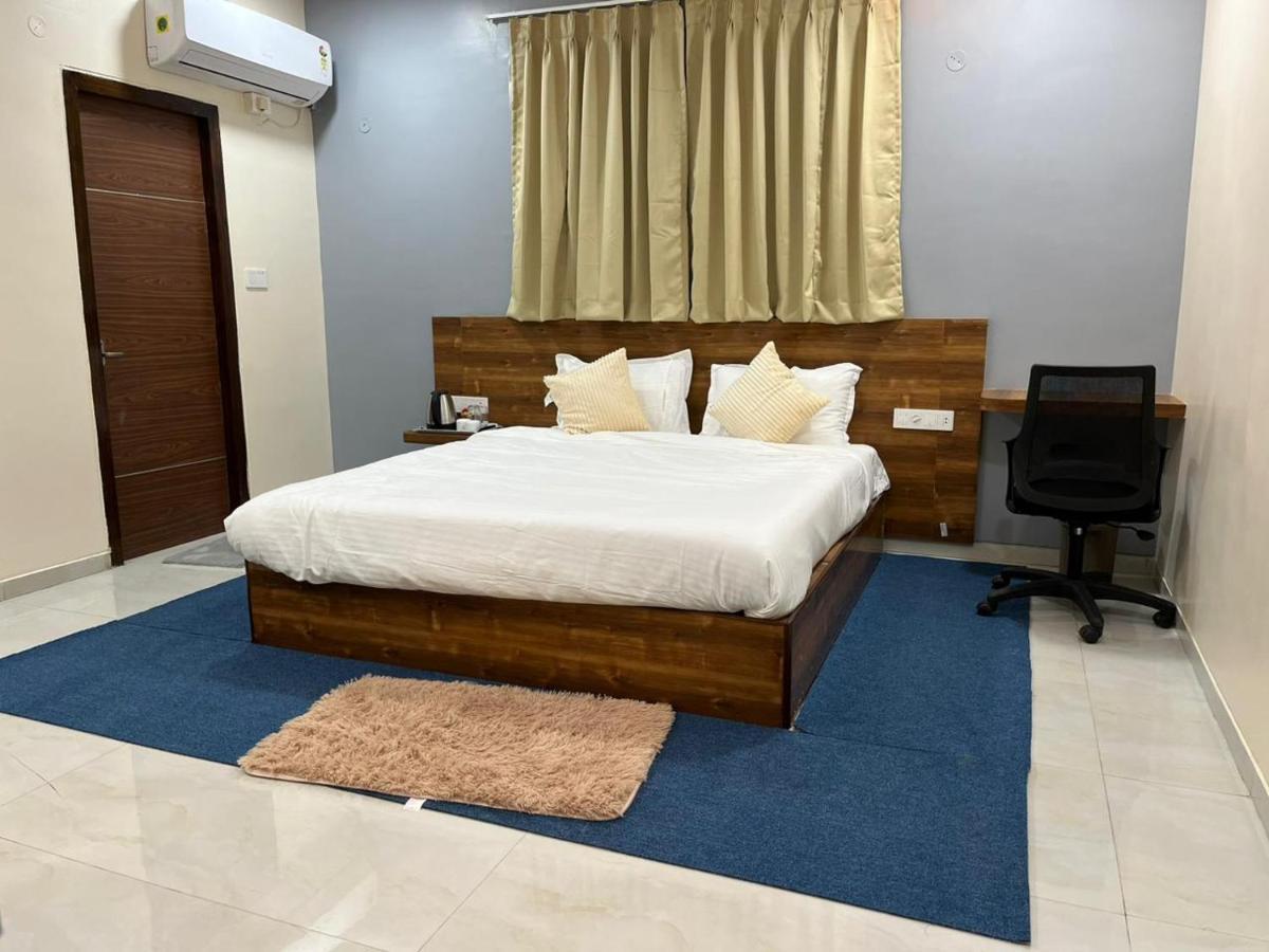 Beach Town Hotel Visákhapatnam Kültér fotó