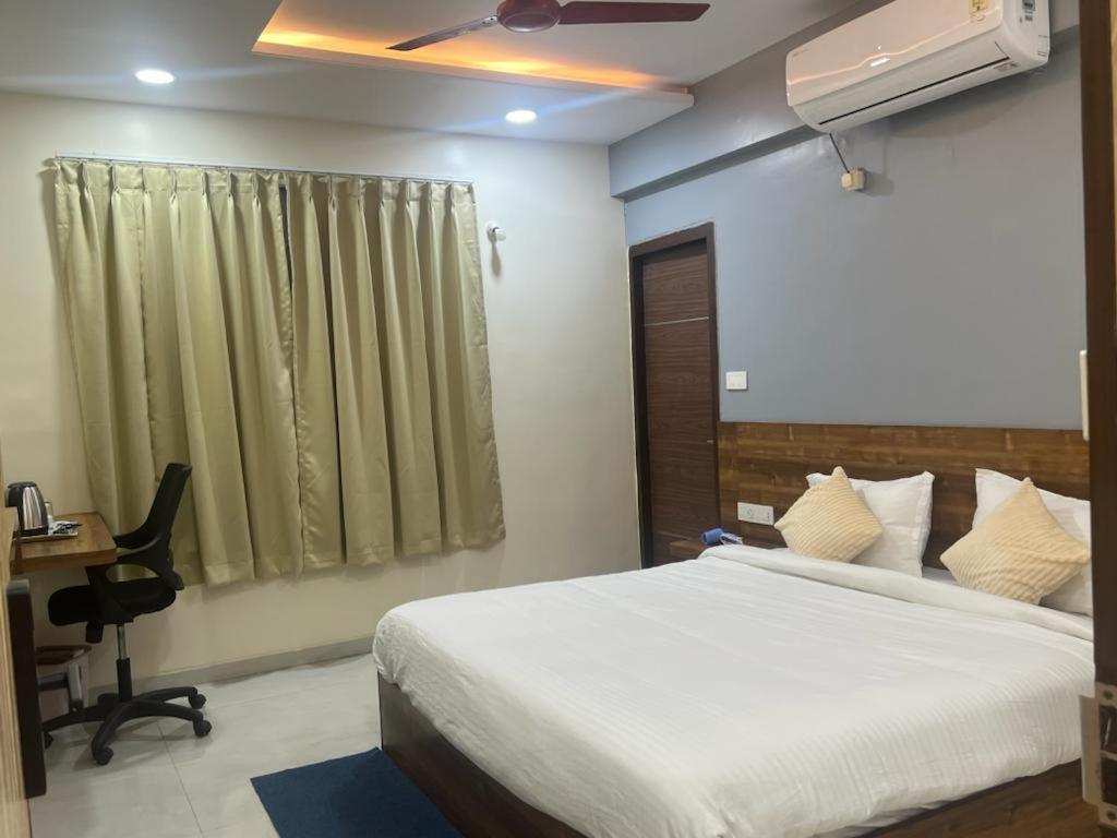 Beach Town Hotel Visákhapatnam Kültér fotó