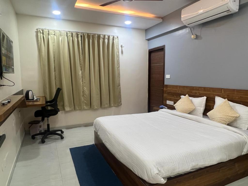 Beach Town Hotel Visákhapatnam Kültér fotó